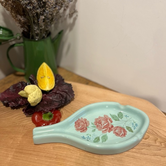 💚 Vintage Floral Spoon Rest – Signed 1966 - Picture 2 of 6